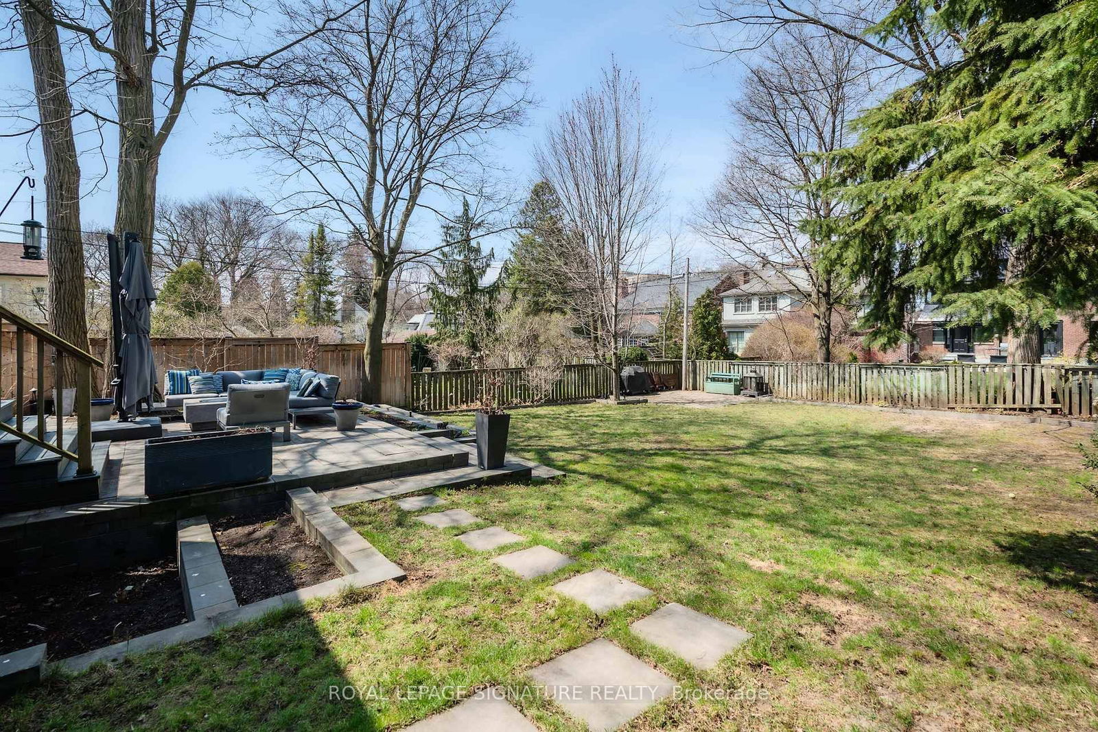 Detached House for sale at 18 Weybourne Crescent, Toronto, Lawrence Park South, M4N 2R3 - MLS: C12100050