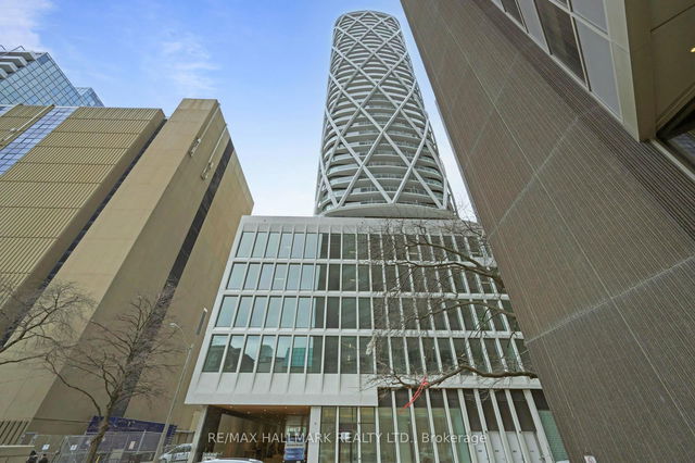 2915 - 230 Simcoe Street