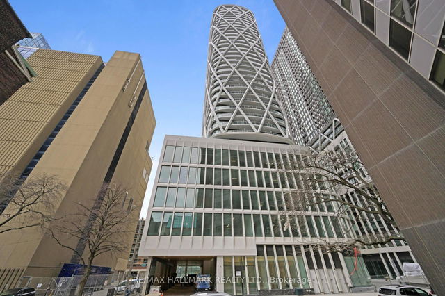 2915 - 230 Simcoe Street