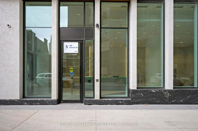 2915 - 230 Simcoe Street