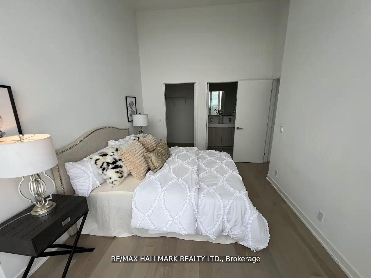 15 Holmes Avenue, Unit PH3201 - Photo 16