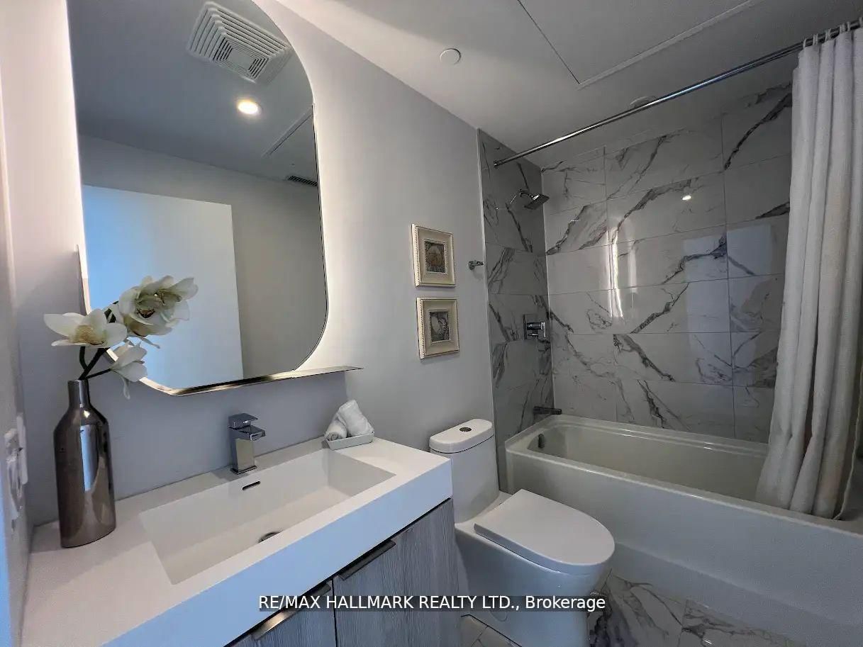 15 Holmes Avenue, Unit PH3201 - Photo 22