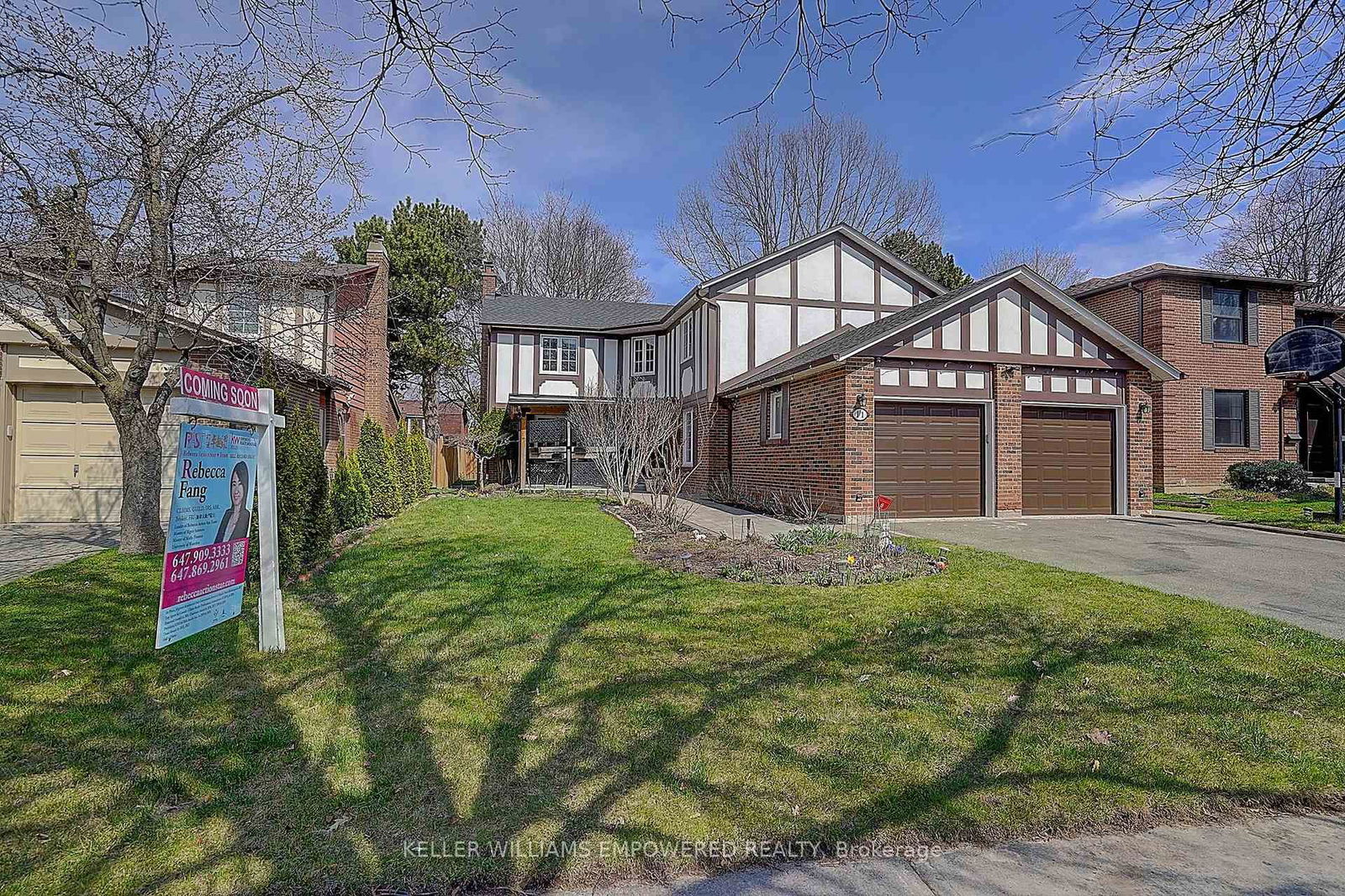 Detached House for sale at 11 Elkpath Avenue, Toronto, St. Andrew-Windfields, M2L 2V9 - MLS: C12100777