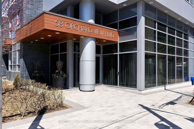 401 - 58 Orchard View Boulevard