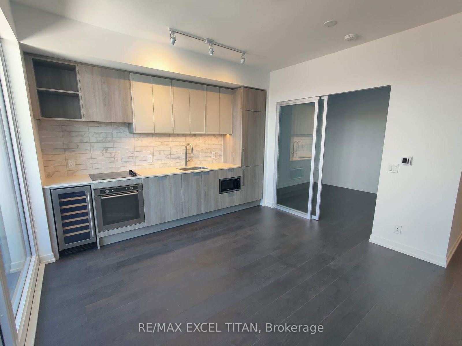 Condo for lease at 1607-2020 Bathurst Street, Toronto, Humewood-Cedarvale, M5P 0A6 - MLS: C12101275