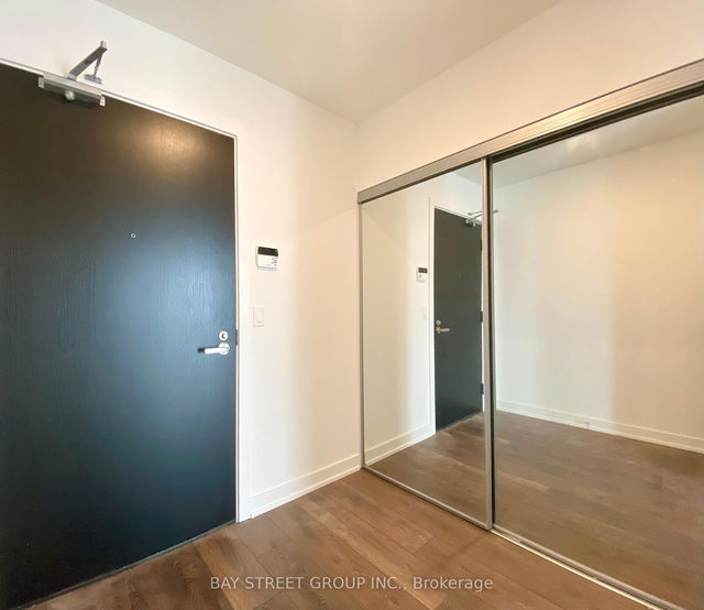 2709 - 501 Yonge Street