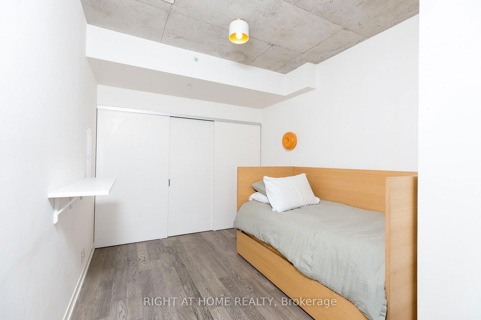 Condo leased at 301-1239 Dundas Street, Toronto, Trinity-Bellwoods, M6J 0E8 - MLS: C12101414
