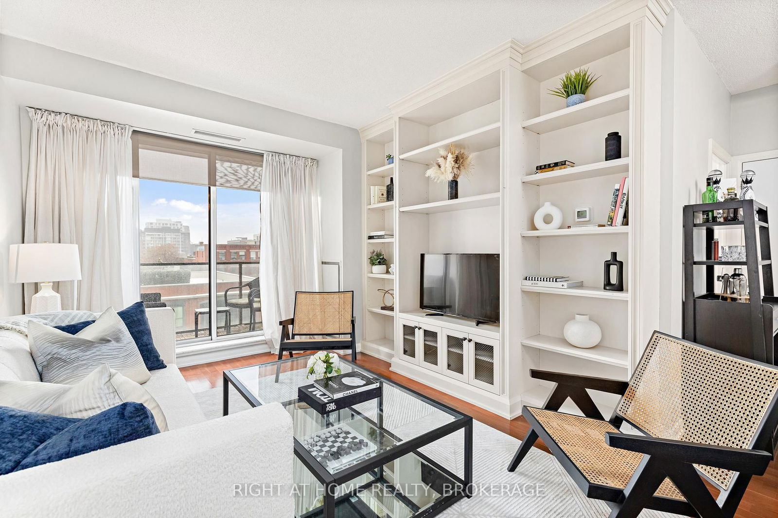 Condo for sale at 703-18 Beverley Street, Toronto, Kensington-Chinatown, M5T 3L2 - MLS: C12101539