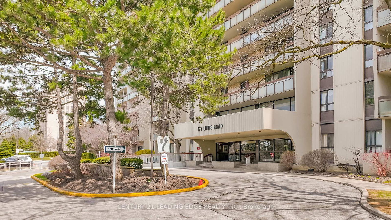Condo for sale at 1406-177 Linus Road, Toronto, Don Valley Village, M2J 4S5 - MLS: C12101785
