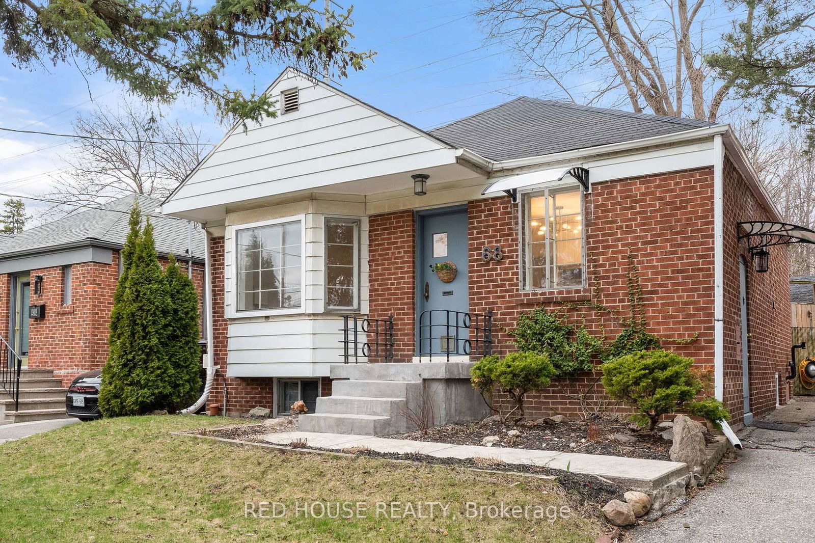 Detached House for sale at 68 Nesbitt Drive, Toronto, Leaside, M4W 2G3 - MLS: C12101904