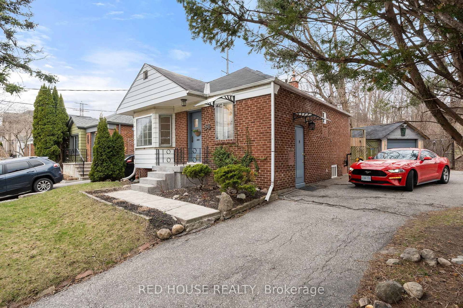 Detached House for sale at 68 Nesbitt Drive, Toronto, Leaside, M4W 2G3 - MLS: C12101904