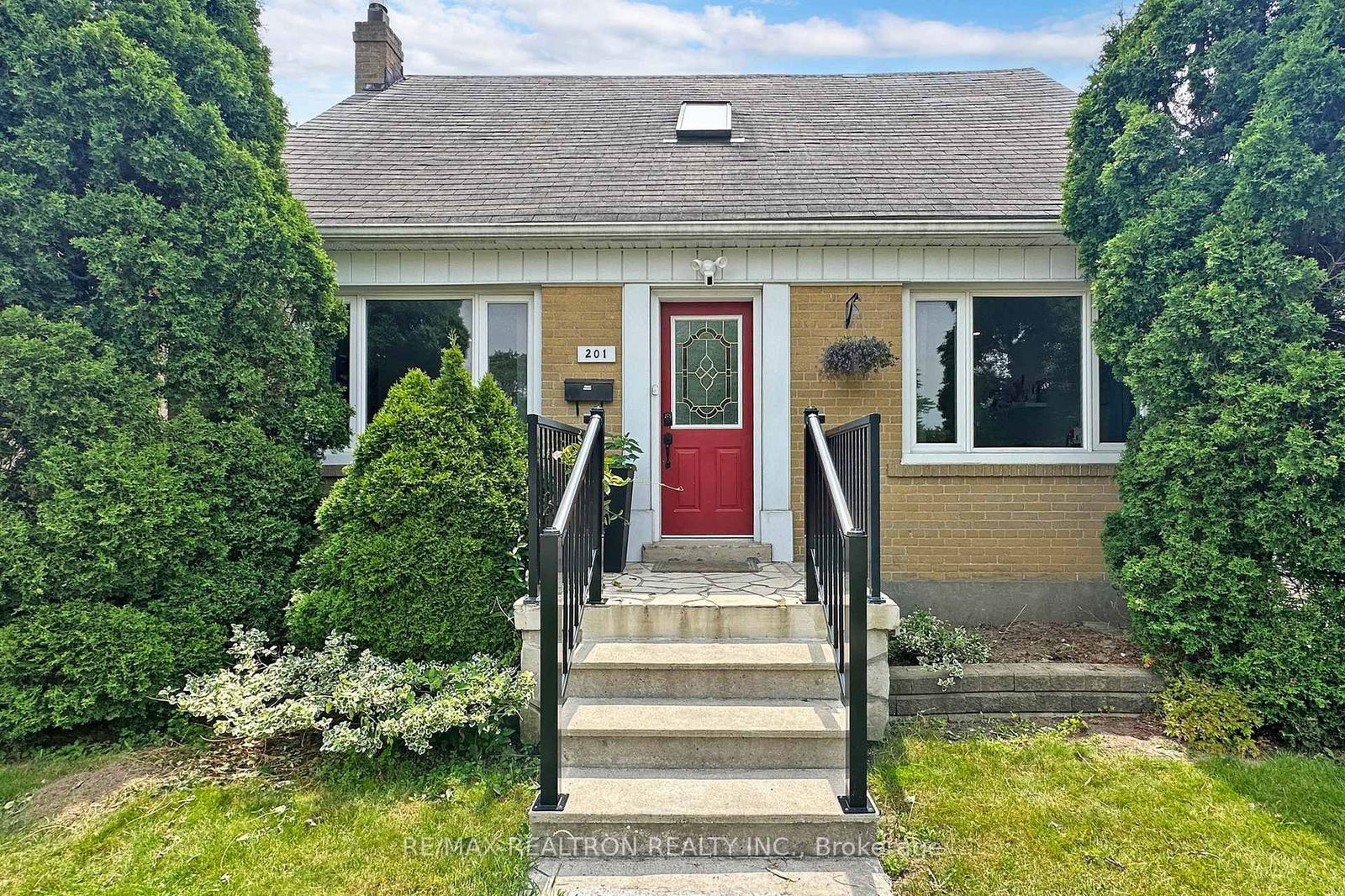 Detached House for lease at 201 Franklin Avenue, Toronto, Lansing-Westgate, M2N 1C8 - MLS: C12102066