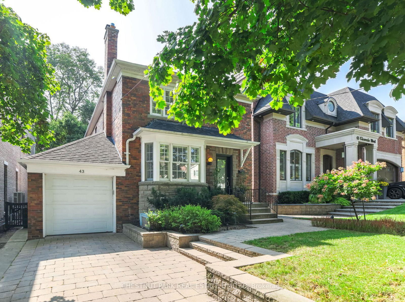 Detached House sold at 43 Glenvale Boulevard, Toronto, Leaside, M4G 2V4 - MLS: C12102227
