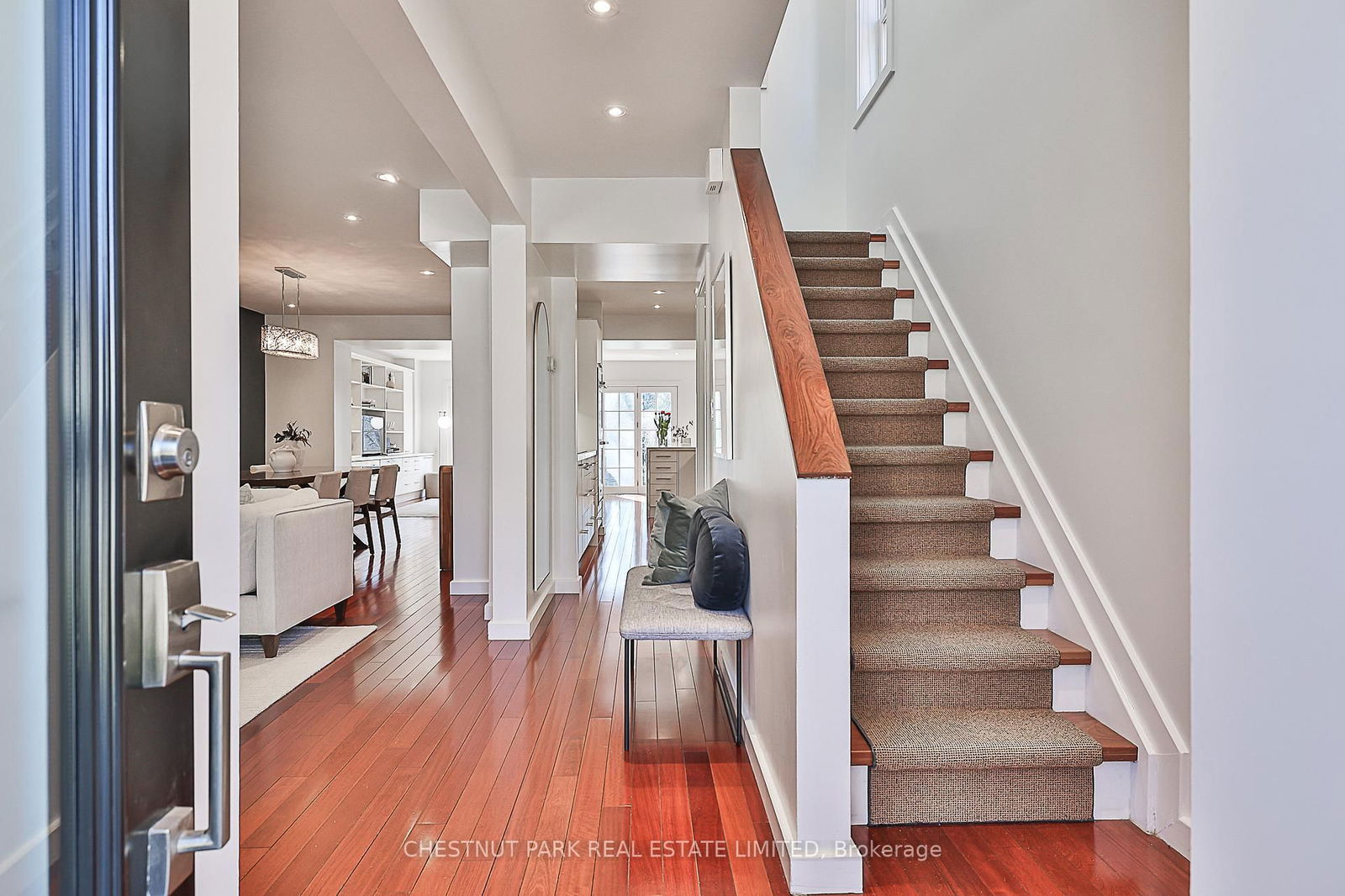 Detached House sold at 43 Glenvale Boulevard, Toronto, Leaside, M4G 2V4 - MLS: C12102227