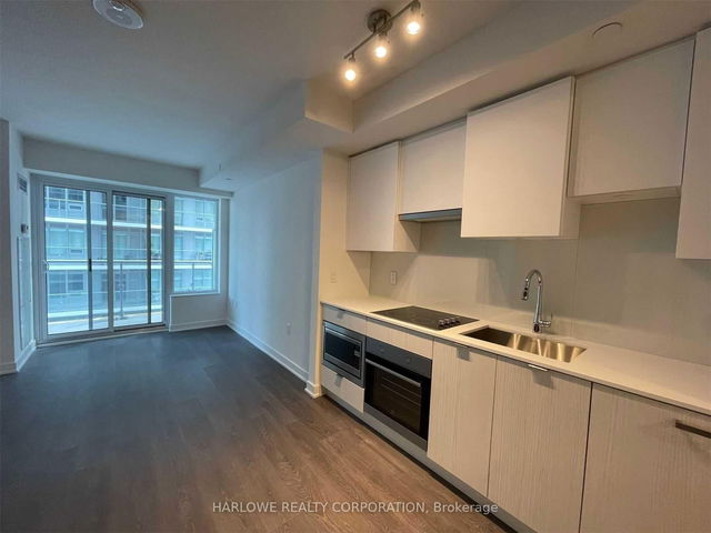 1207 Nt - 99 Broadway Avenue