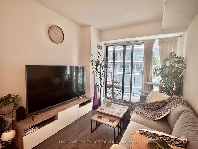1207 Nt - 99 Broadway Avenue
