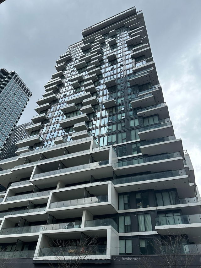 725 - 77 shuter Street