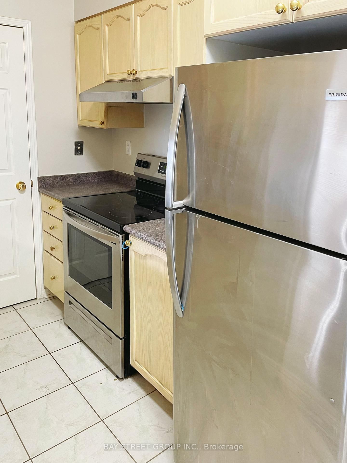 Condo for lease at 911-887 Bay Street, Toronto, Bay Street Corridor, M5S 3K4 - MLS: C12103264