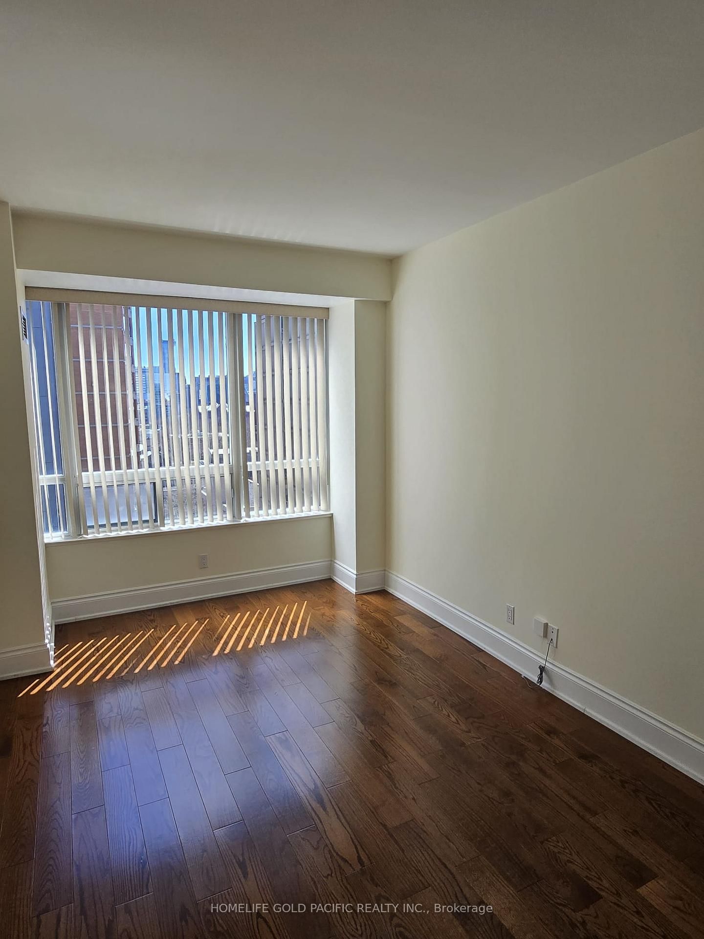 Condo for lease at 1009-102 Bloor Street, Toronto, Annex, M5S 1M8 - MLS: C12103724