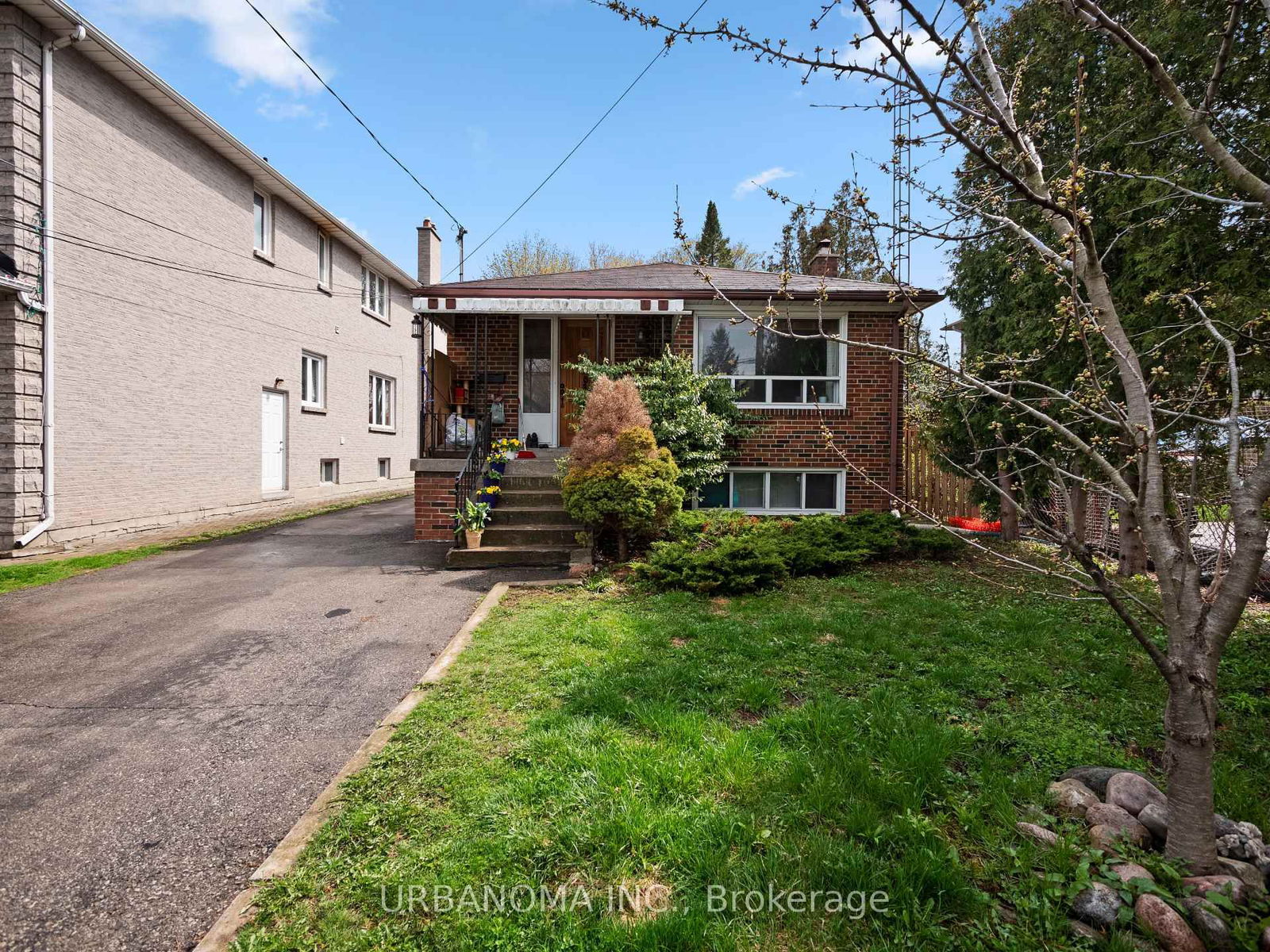 Detached House for sale at 45 Northwood Drive, Toronto, Newtonbrook East, M2M 2J9 - MLS: C12104380