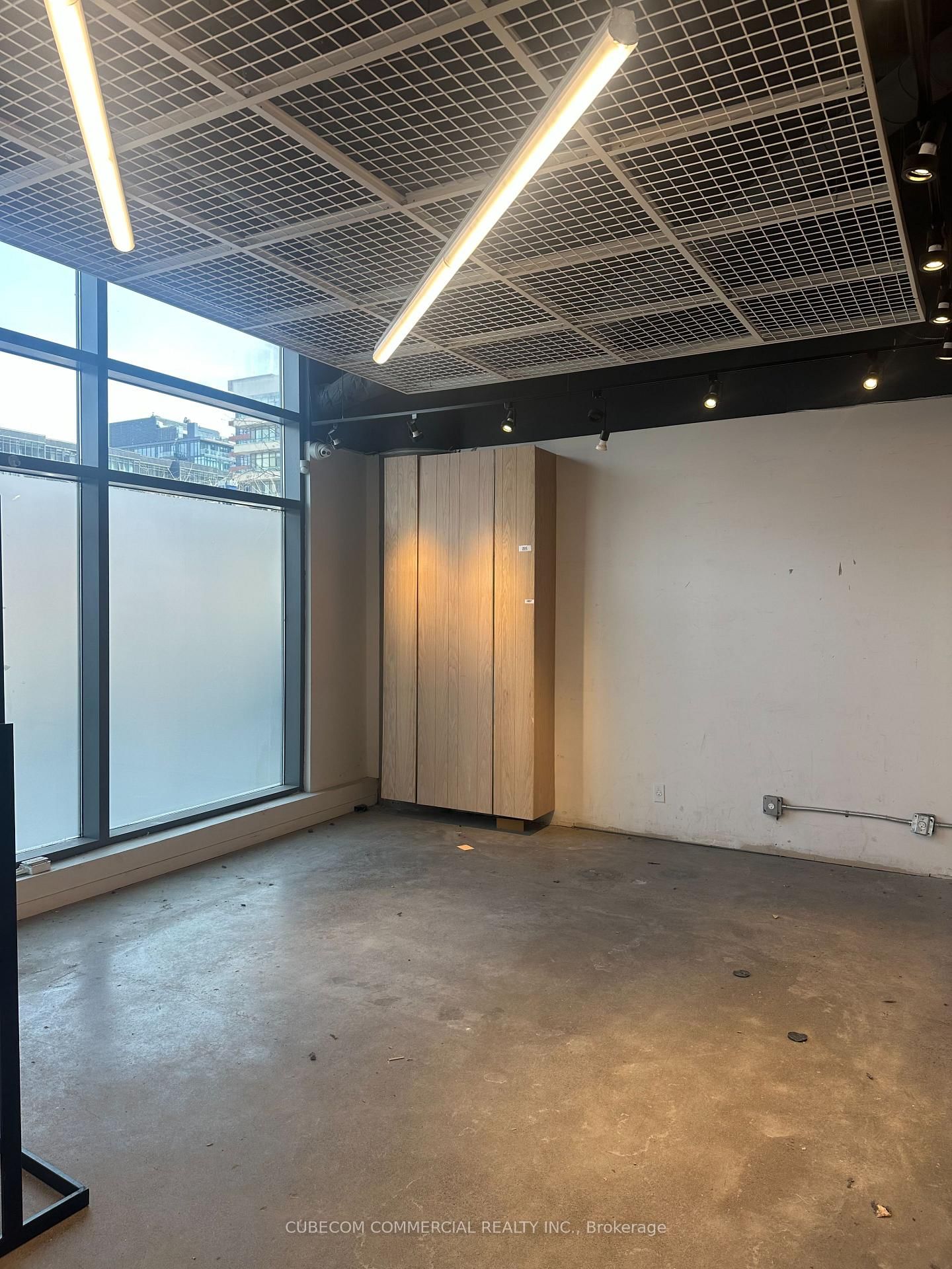 Commercial/Retail for sale at 68 Abell Street, Toronto, Little Portugal, M6J 0B1 - MLS: C12104422