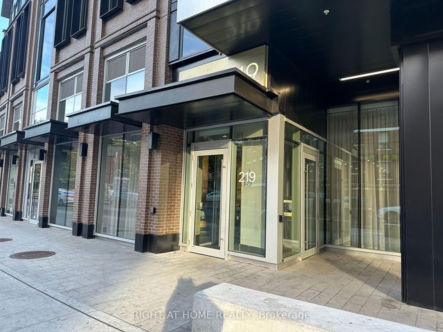2210 - 219 DUNDAS ST Street