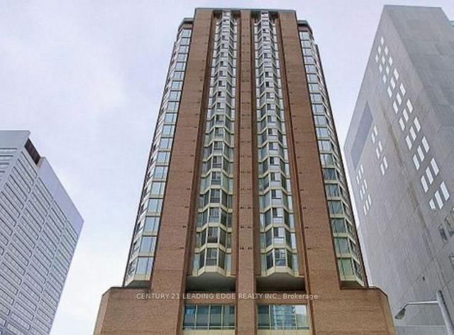 901 - 55 Centre Avenue