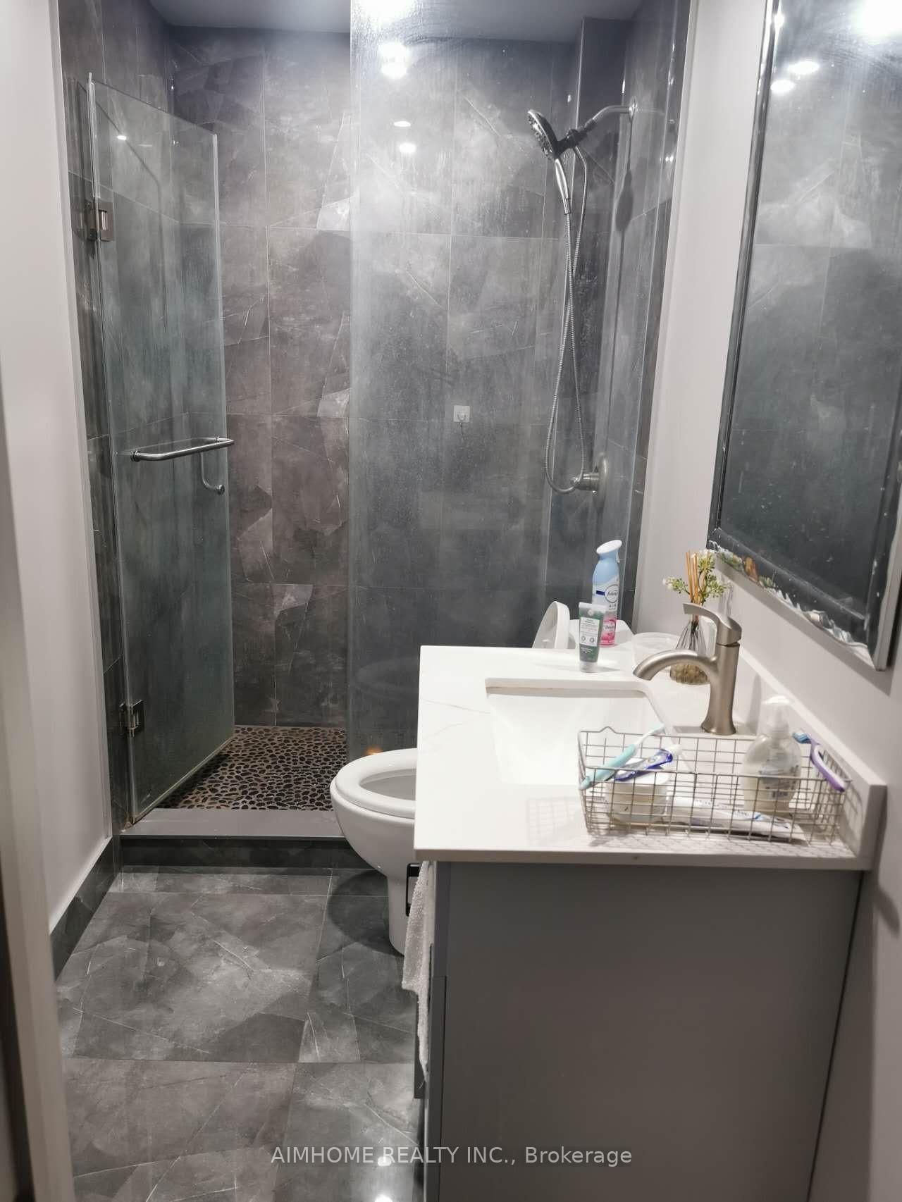 Semi-Detached House leased at MainFL Ensuite Room-253 Palmerston Avenue, Toronto, Trinity-Bellwoods, M6J 2J3 - MLS: C12105201