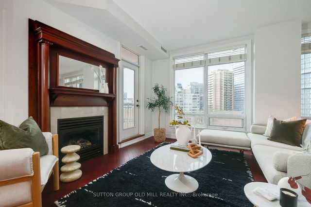 1109 - 100 Hayden Street
