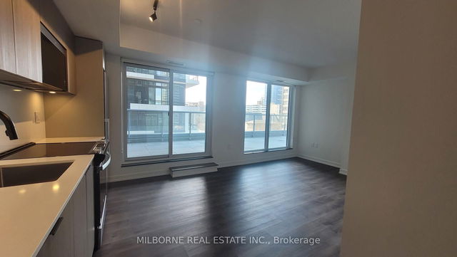 502 - 73 Broadway Avenue