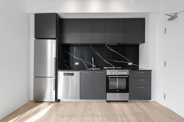 3610 - 101 Roehampton Avenue