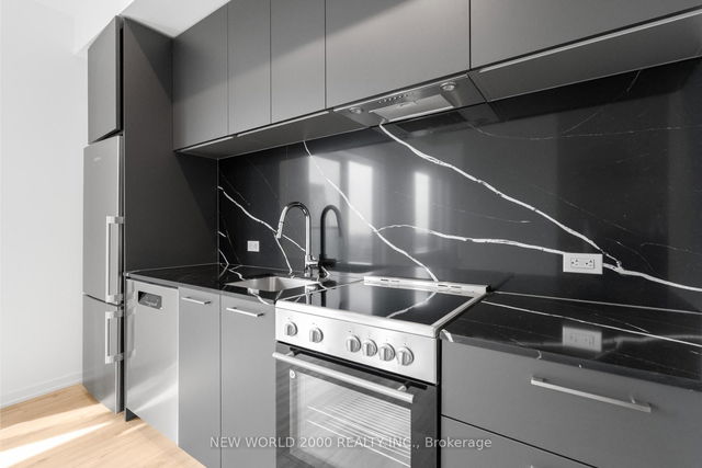 3610 - 101 Roehampton Avenue