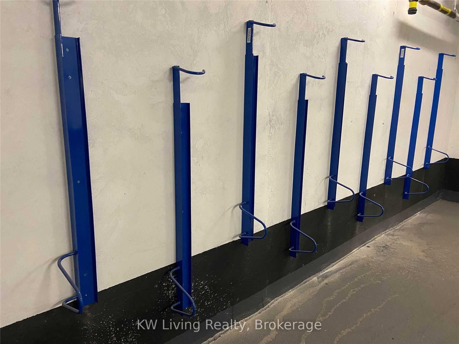 181 Huron Street, Unit LPH04 - Photo 11