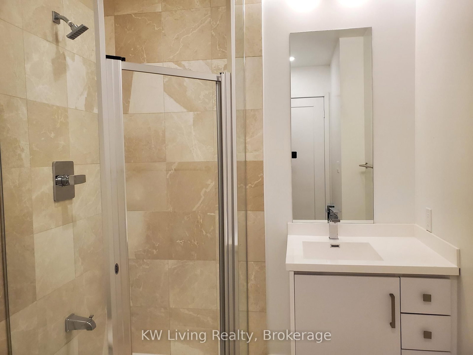 181 Huron Street, Unit LPH04 - Photo 8