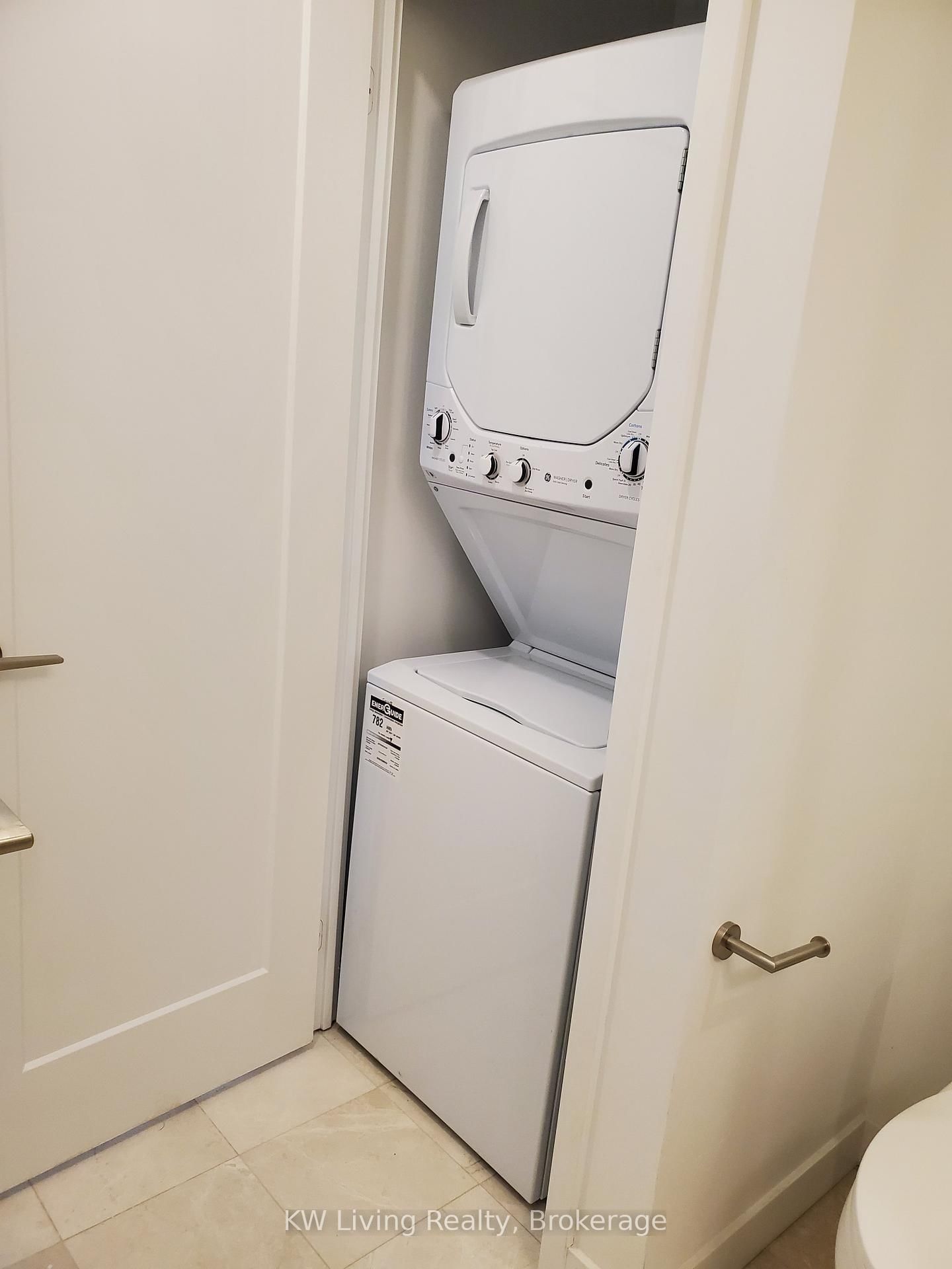 181 Huron Street, Unit LPH04 - Photo 9