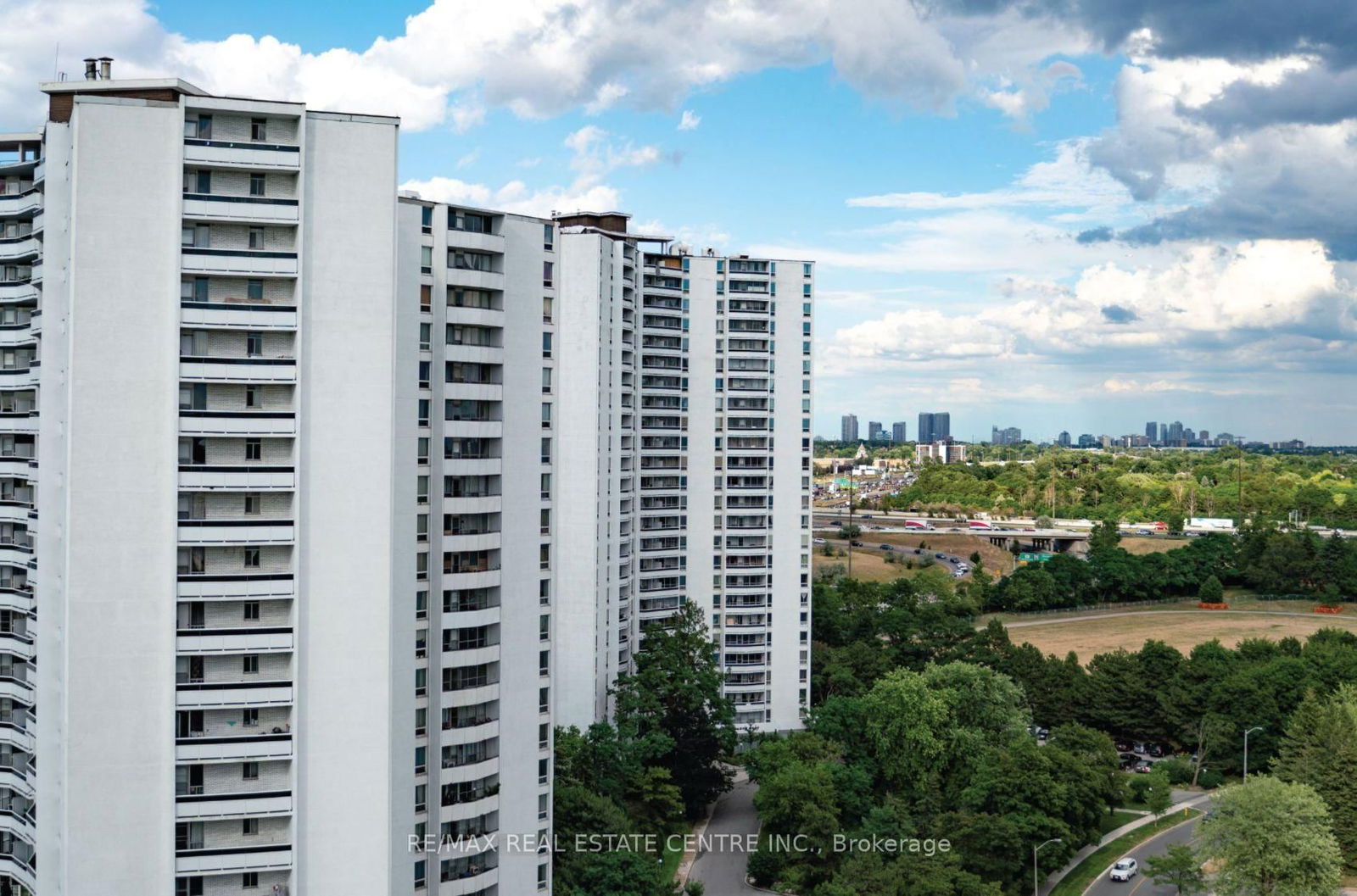 Condo for lease at 1905-50 Graydon Hall Drive, Toronto, St. Andrew-Windfields, M3A 3A5 - MLS: C12105563