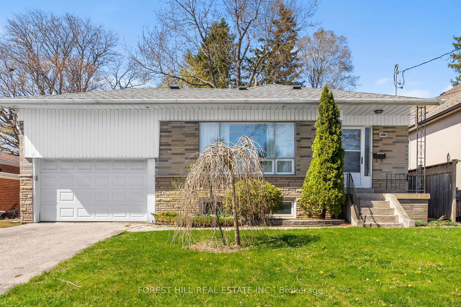 Detached House for sale at 208 Park Home Avenue, Toronto, Willowdale West, M2R 1A2 - MLS: C12105595