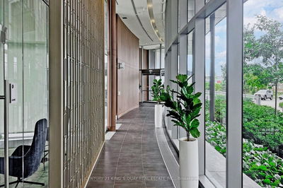 Unit 811 — 115 McMahon Dr, Toronto - Bayview Village image-0-4