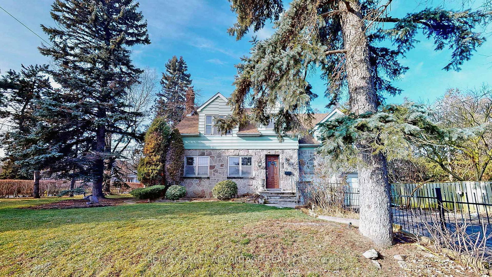 Detached House for lease at 2 Sandringham Drive, Toronto, Bedford Park-Nortown, M5M 3G3 - MLS: C12105661