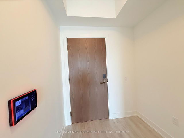 1208 - 30 Inn on the Park Drive
