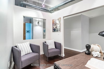Unit 821 — 155 Dalhousie St, Toronto - Church-Yonge Corridor image-0-4