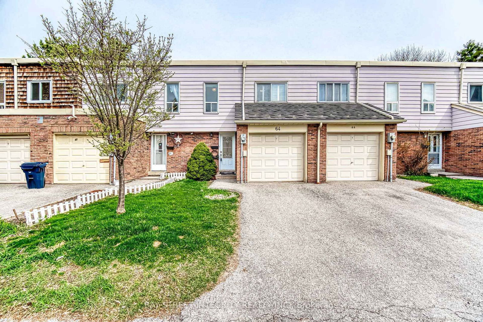 Townhouse for sale at 64 Elsa Vineway Drive, Toronto, Bayview Village, M2J 4H9 - MLS: C12106404