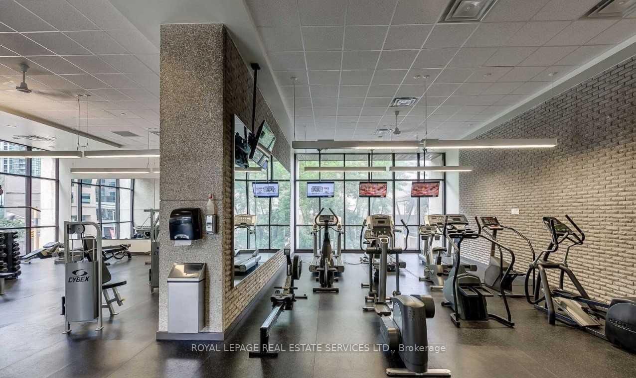 Condo for lease at 2428-33 Harbour Square, Toronto, Waterfront Communities C1, M5J 2G2 - MLS: C12106498