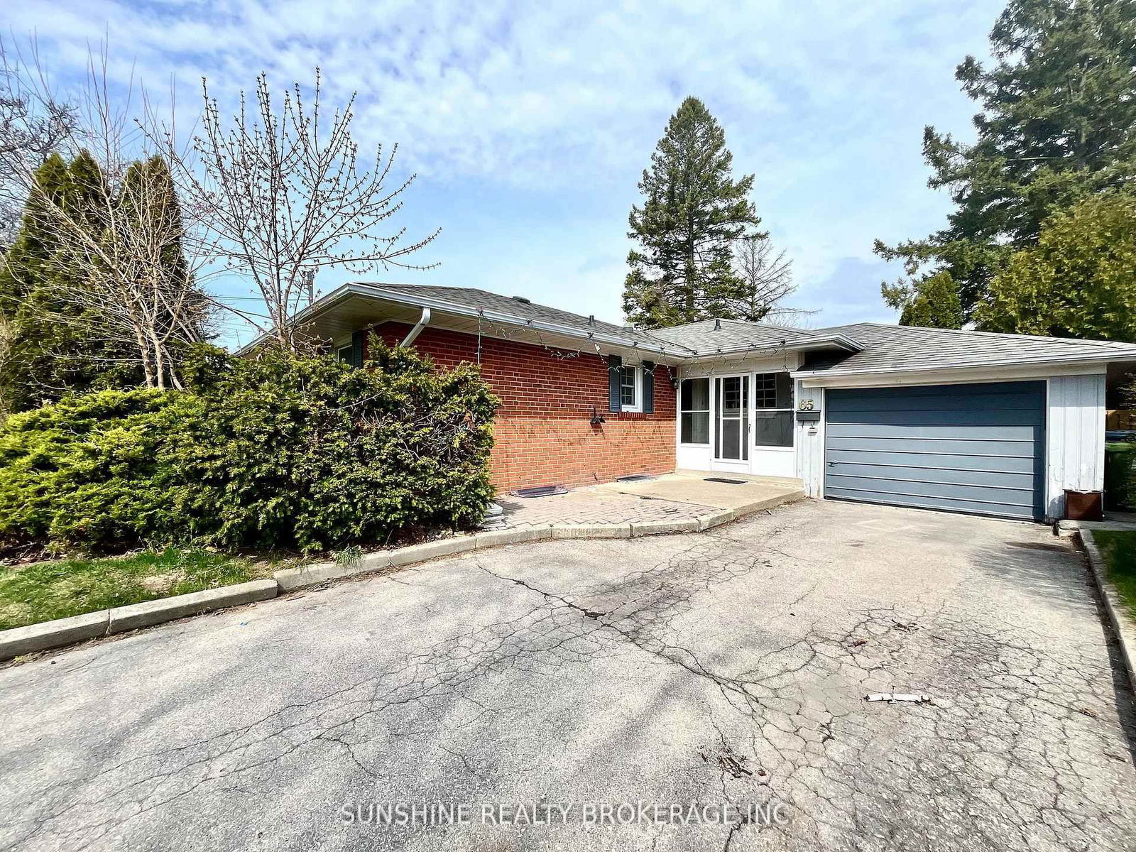 Detached House for sale at 65 Wigmore Drive, Toronto, Victoria Village, M4A 2E6 - MLS: C12106569