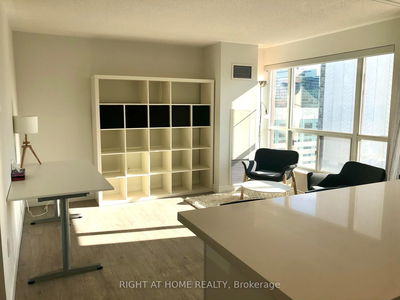 Unit 1704 — 909 Bay St, Toronto - Bay Street Corridor image-0-3