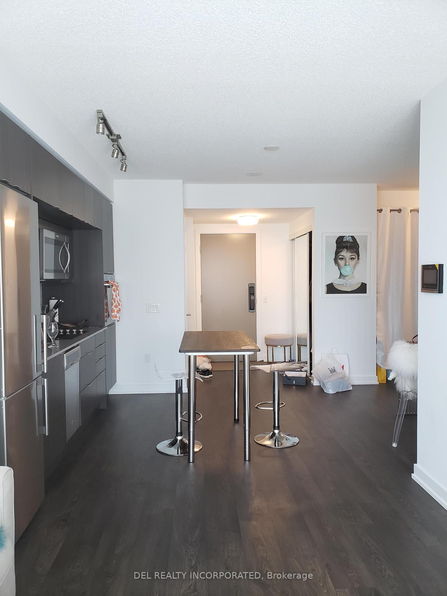 Condo for lease at 2104-10 York Street, Toronto, Waterfront Communities C1, M5J 0E1 - MLS: C12106893