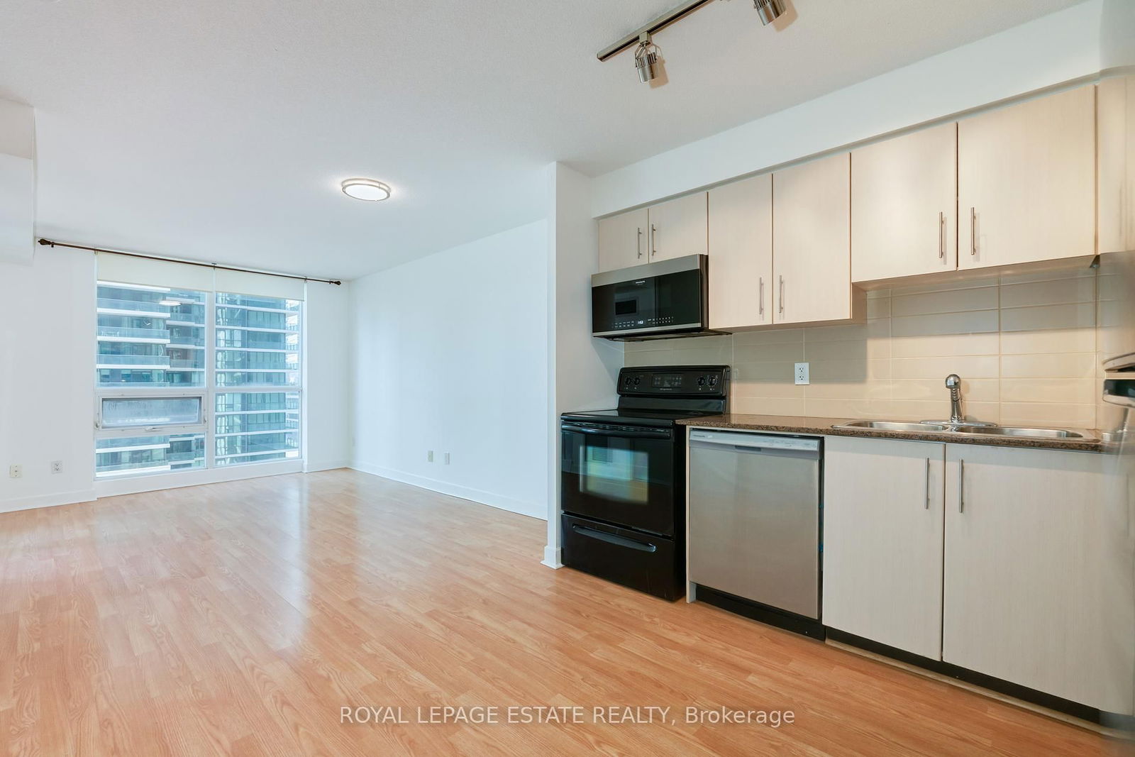 Condo leased at 1309-12 Yonge Street, Toronto, Waterfront Communities C1, M5E 1Z9 - MLS: C12106986
