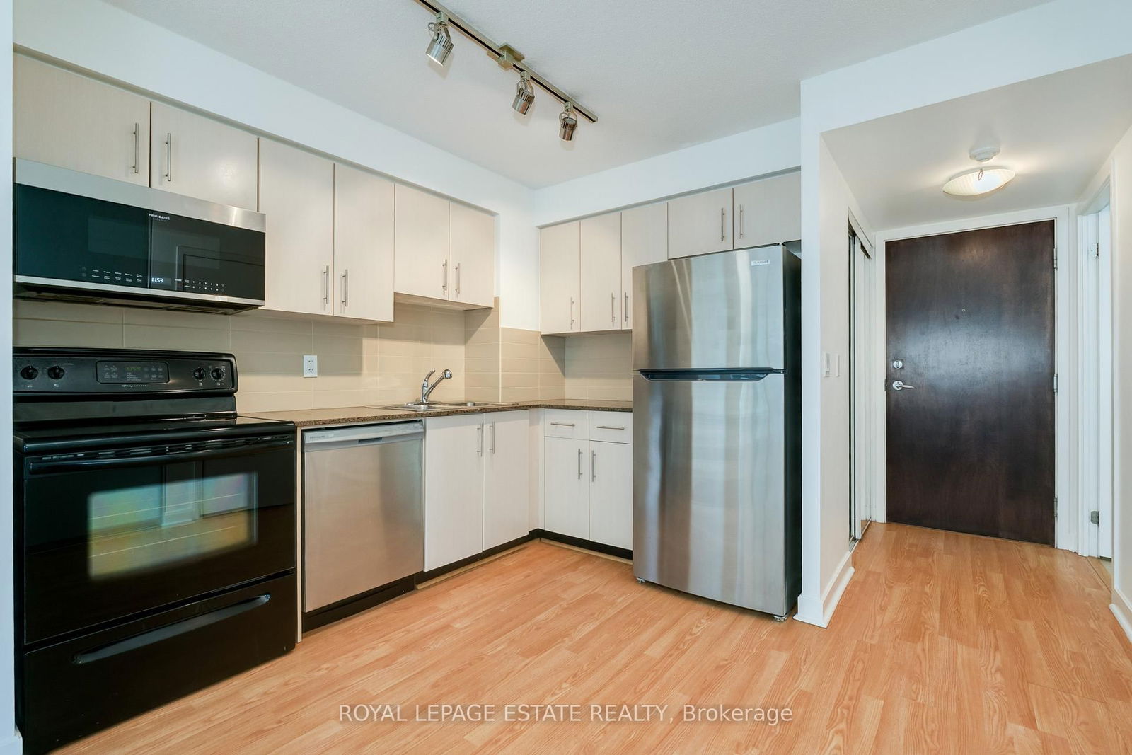 Condo leased at 1309-12 Yonge Street, Toronto, Waterfront Communities C1, M5E 1Z9 - MLS: C12106986