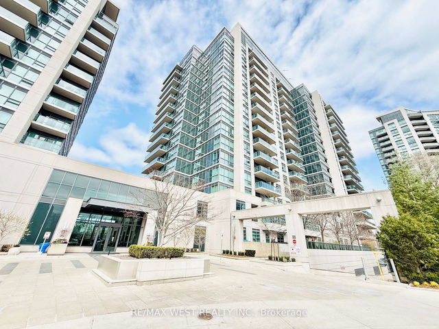 811 - 35 Brian Peck Crescent