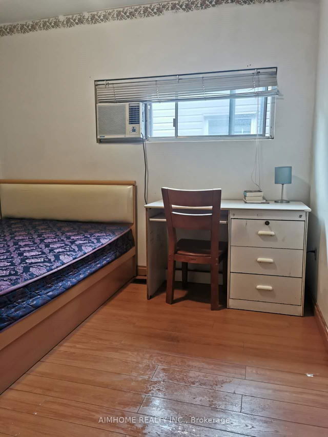 2nd FL Two Bedrooms - 137A MARKHAM Street